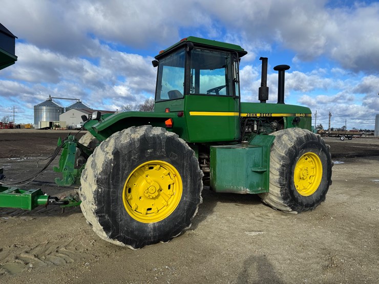 john-deere-8640-image-11