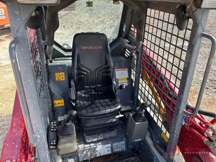 2019-takeuchi-tl8-image-14