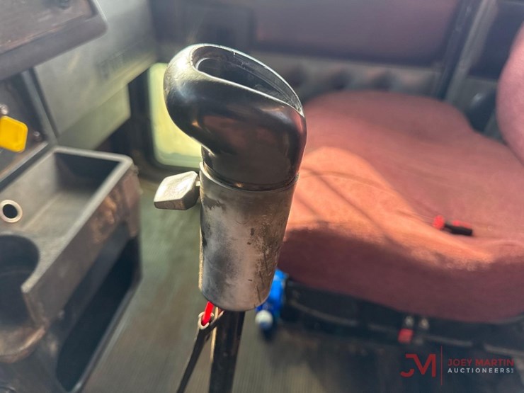 1997-kenworth-day-cab-truck-tractor-image-21