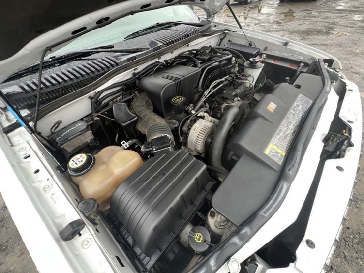 2003-ford-explorer-xlt-image-13