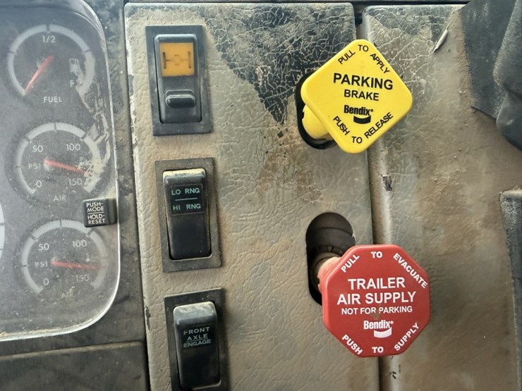 2002-caterpillar-3126-image-86