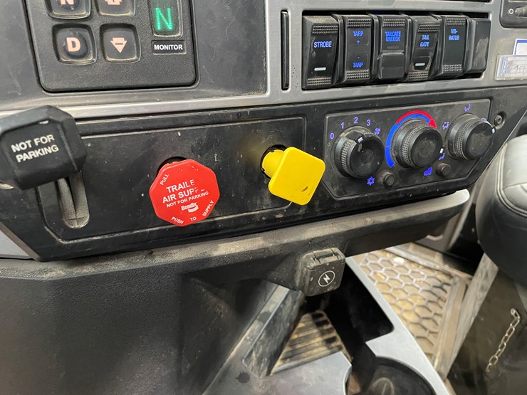 #1059-•-2021-mack-gr104b-quad-axle-dump-truck-(title-in-delay)-image-44