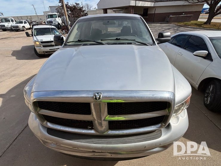 2004-dodge-2500-image-3