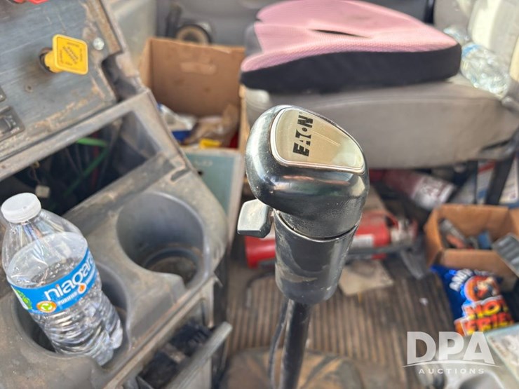 2006-freightliner-day-cab-truck-(gp12099,-unit-802)-image-78