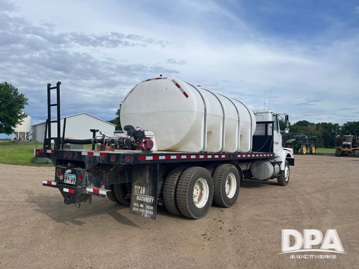 1993-white-gmc-liquid-truck-(dr8592-unit-129952)-image-9