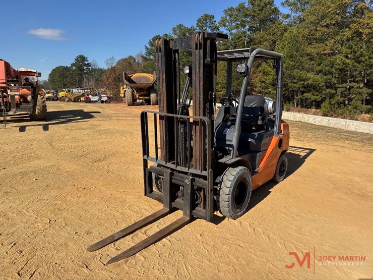 2001-toyota-8fgu25-image-4