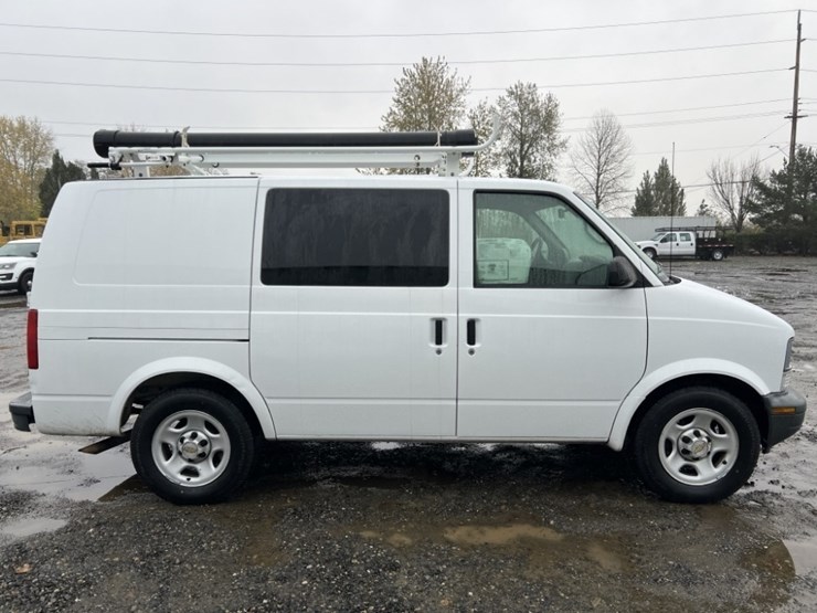 2005-chevrolet-astro-image-3