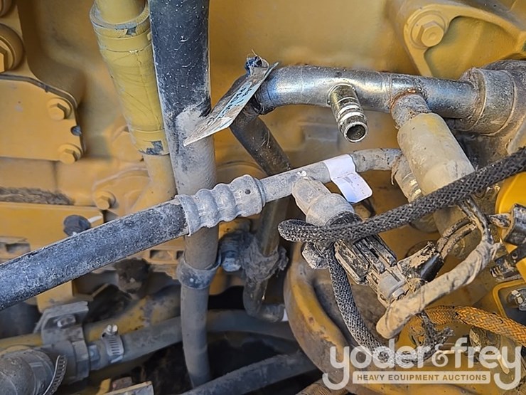 2016-caterpillar-120m2-image-186