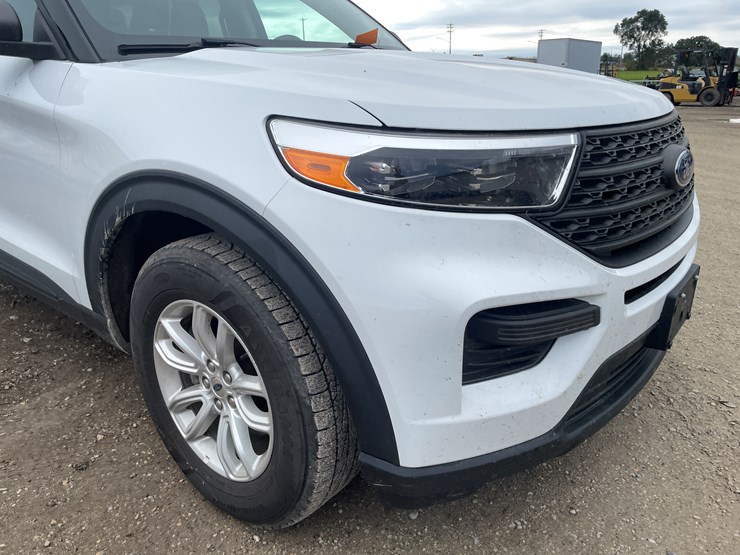 2021-ford-explorer-image-14