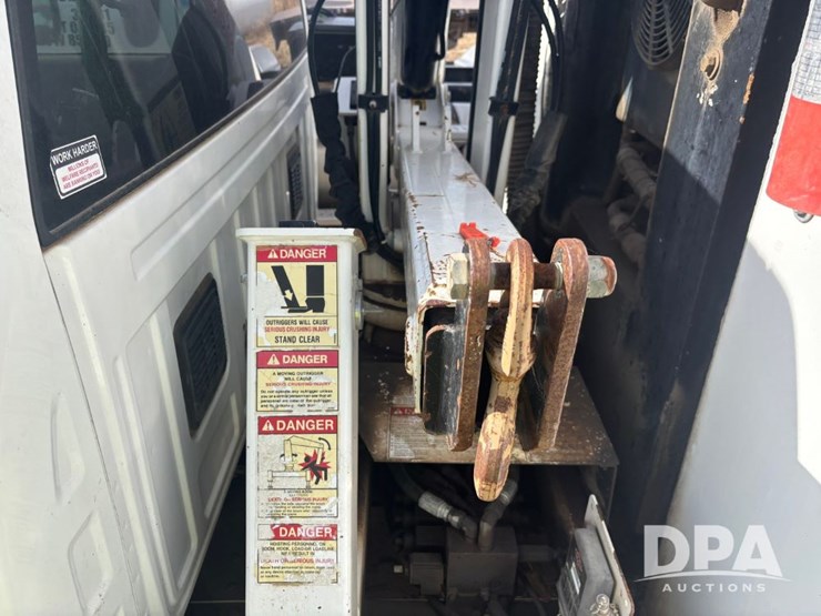 2009-imt-3000-image-28