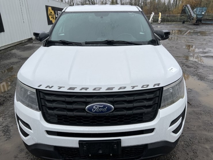 2017-ford-explorer-image-8