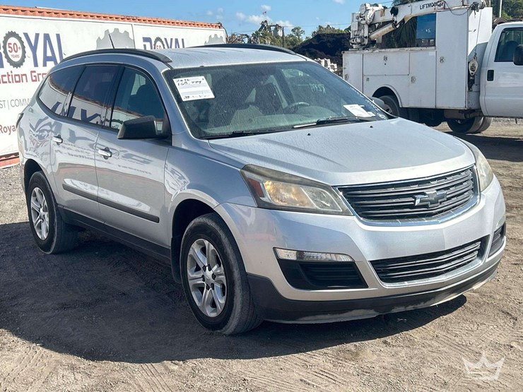 2016-chevrolet-traverse-image-2