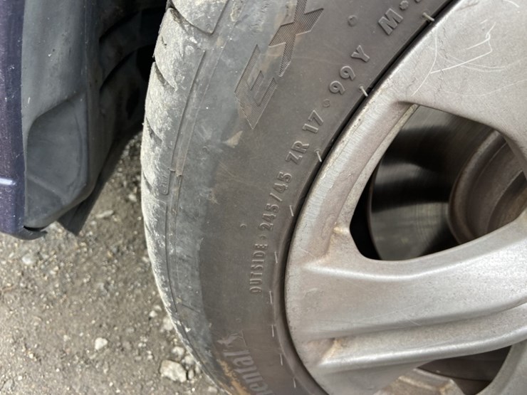 2011-mercedes-benz-e350-awd-sedan-image-10