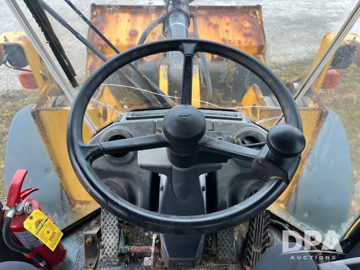 2017-deere-624k-image-47