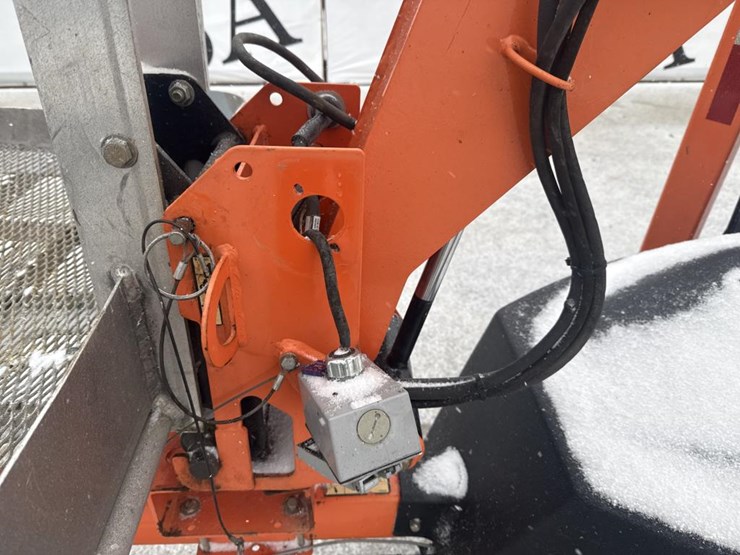 2018-jlg-t350-image-11