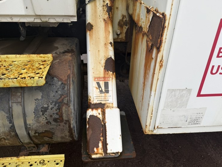 2006-international-7300-image-41