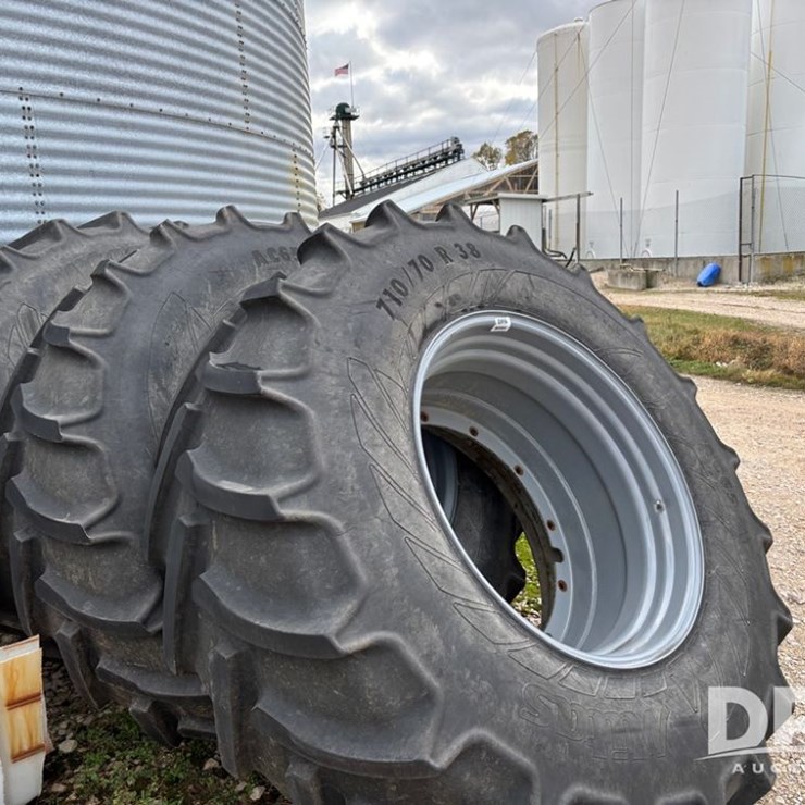 Float Tires (DR12631)