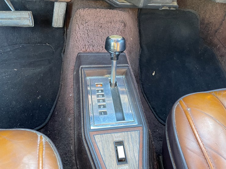 #1075-•-1982-chrysler-lebaron-convertible-(has-wi-title)-image-27