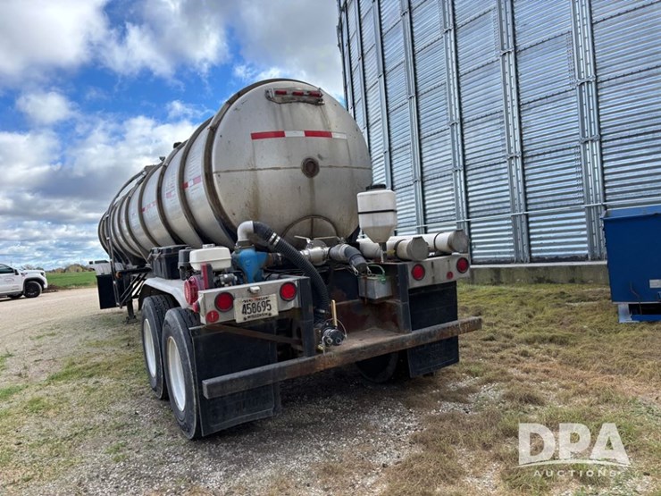 1974-heil-trailer-image-11