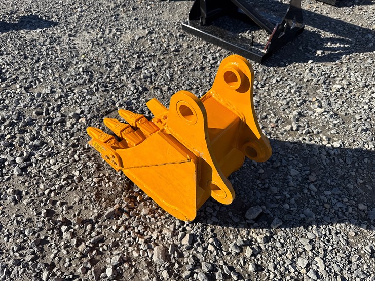 caterpillar-305-image-3