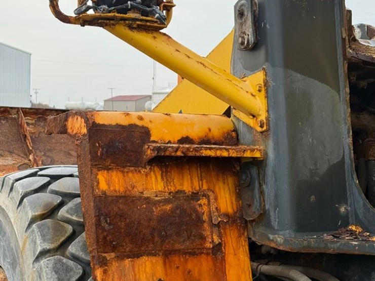 2009-komatsu-wa320-image-10