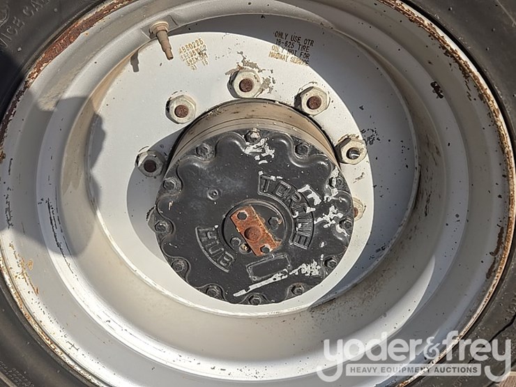 2014-jlg-800aj-image-60