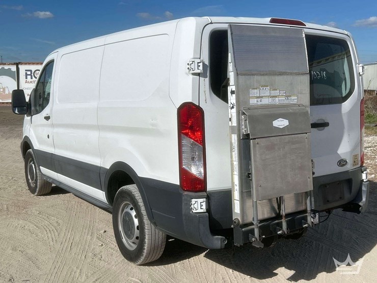 2017-ford-transit-image-4