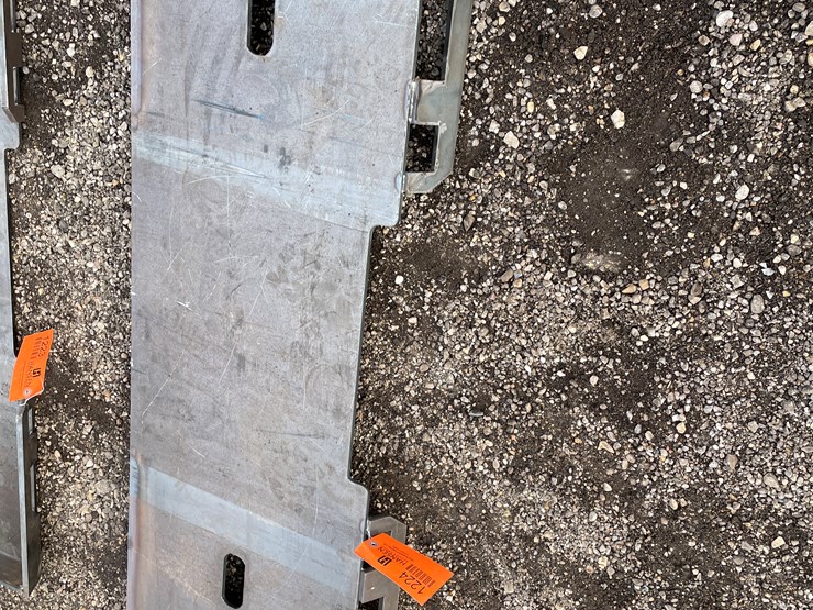 #1224-•-skidsteer-adapter-plates-image-1