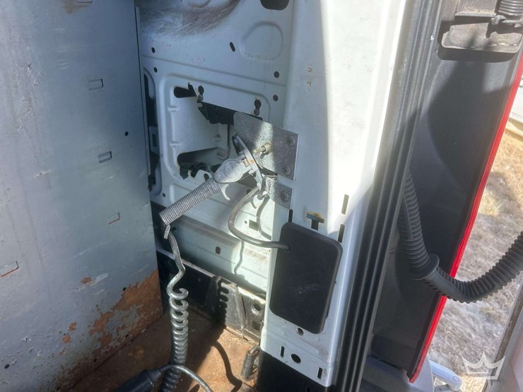 2017-ford-transit-image-33