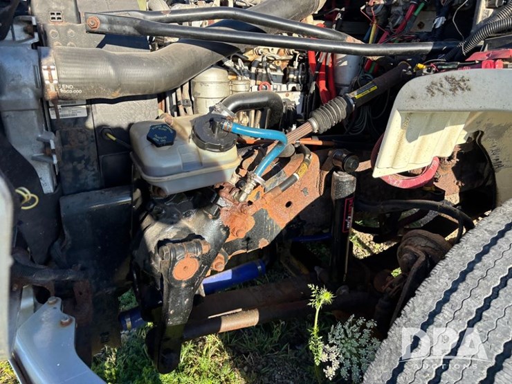 2005-freightliner-business-class-lp-bobtail-truck-(dr12590-unit-6501)-image-25