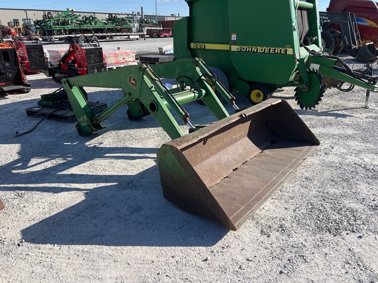 john-deere-146-image-1