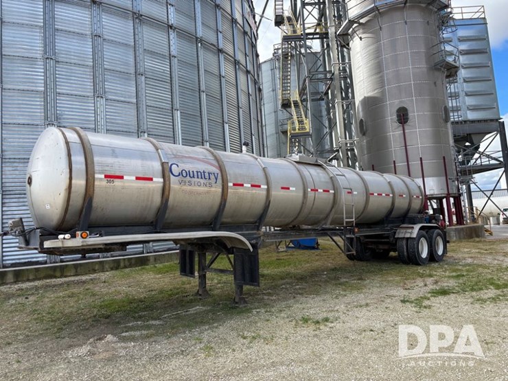 1974-heil-trailer-image-2