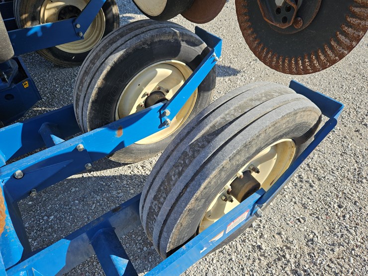 2012-kinze-3600-image-7