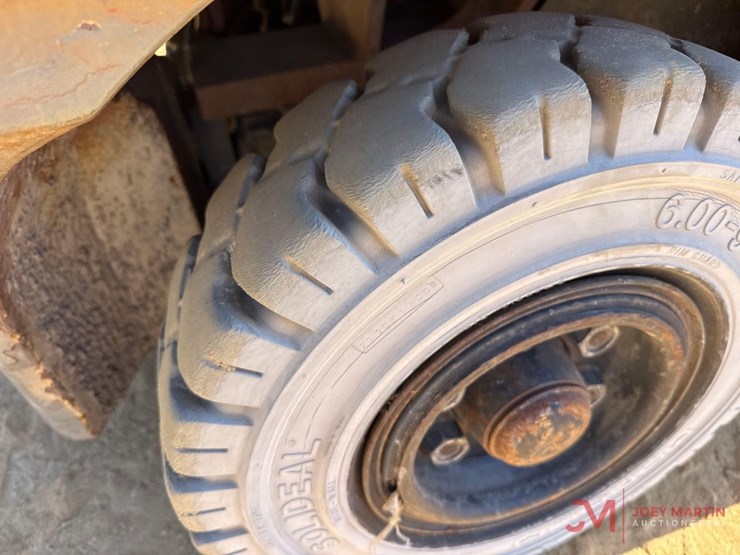 2001-toyota-8fgu25-image-10