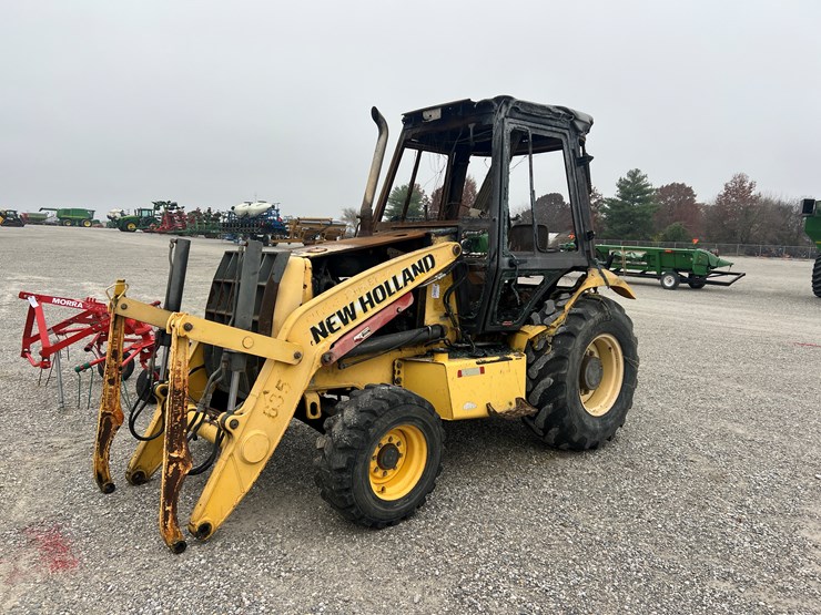 new-holland-u80b-image-1