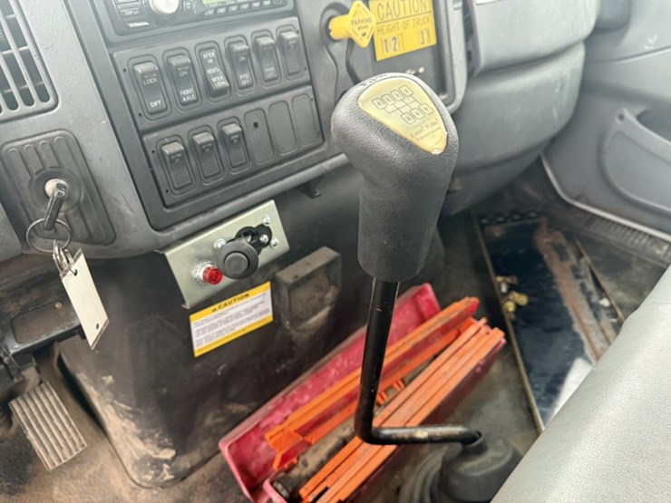 2006-international-7300-image-78