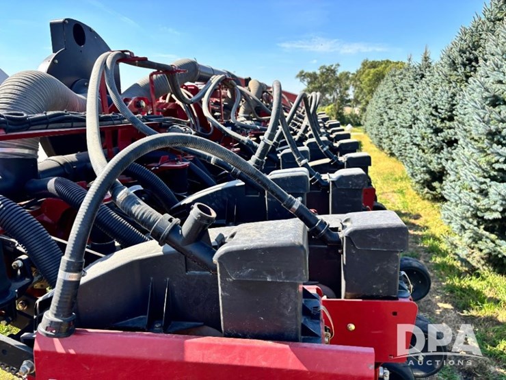 2012-case-ih-1240-image-36