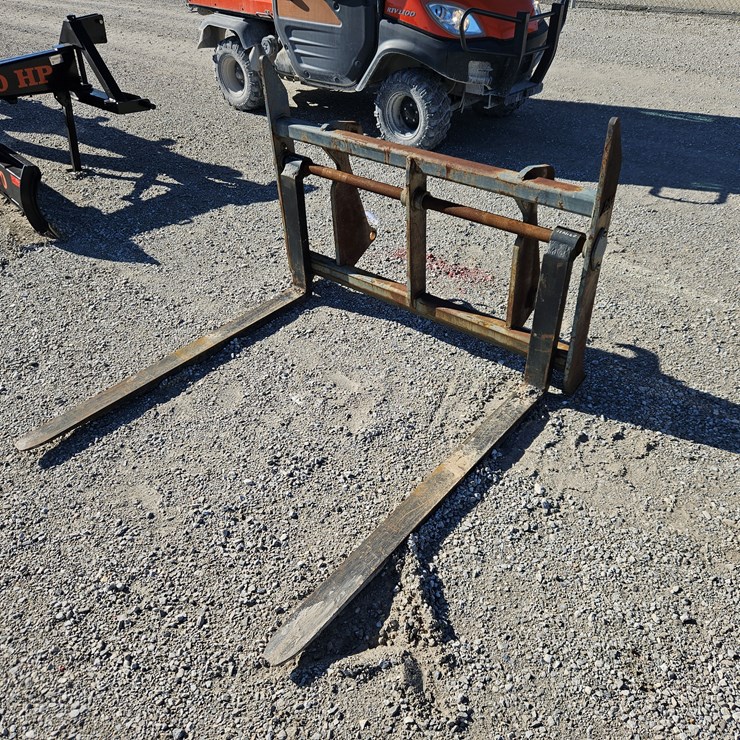 #205053 • Lag Pallet Forks