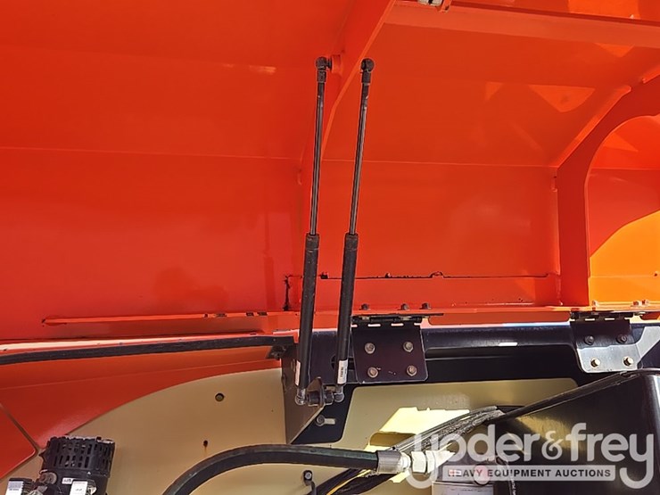 2014-jlg-800aj-image-89