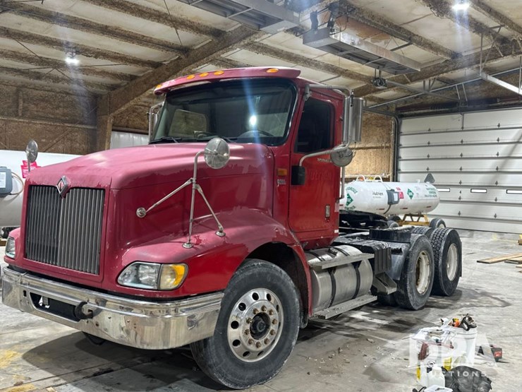 2002-caterpillar-10-image-2