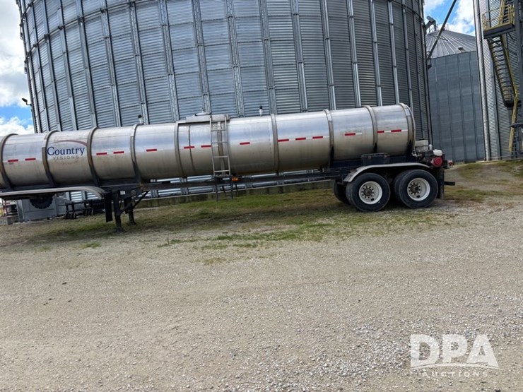 1974-heil-trailer-image-5