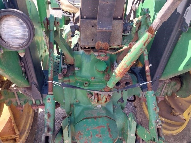 john-deere-2040-image-7