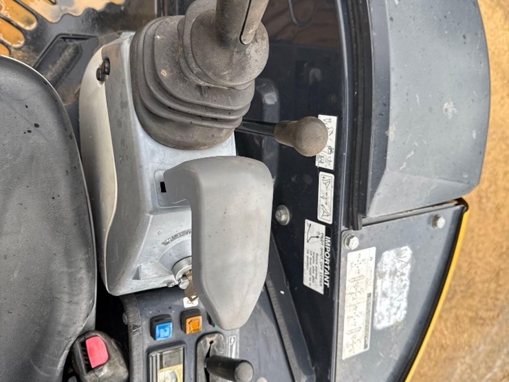 2020-deere-26g-image-16