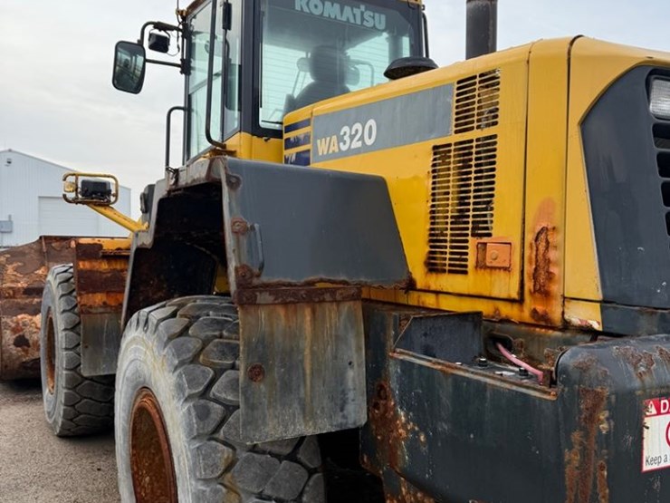 2009-komatsu-wa320-image-2