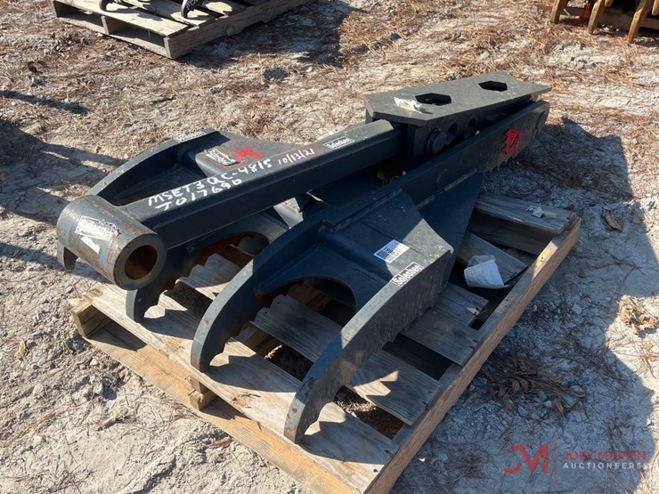 solesbee's-4-finger-excavtor-thumb-w/-hydraulic-cylinder-image-2