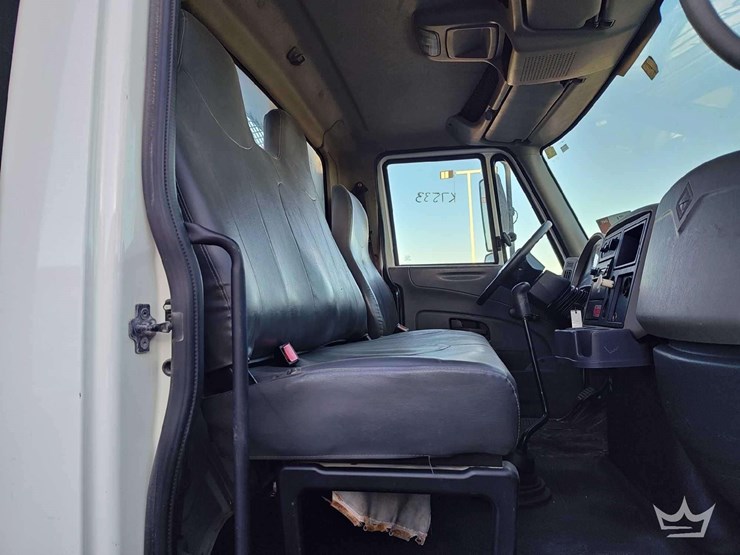 2011-international-durastar-4300-image-14