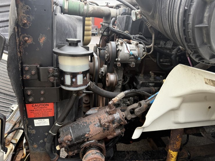 2005-international-8600-image-15