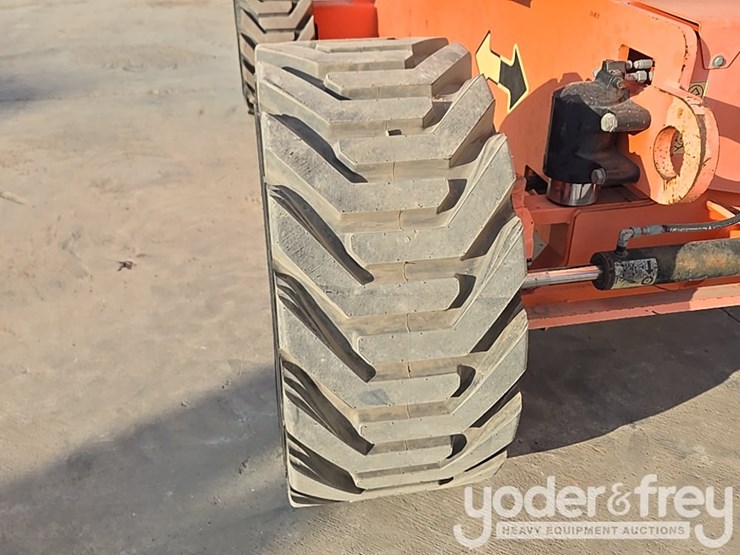 2014-jlg-800aj-image-67