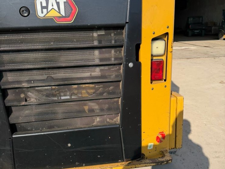 2022-caterpillar-279d3-image-21