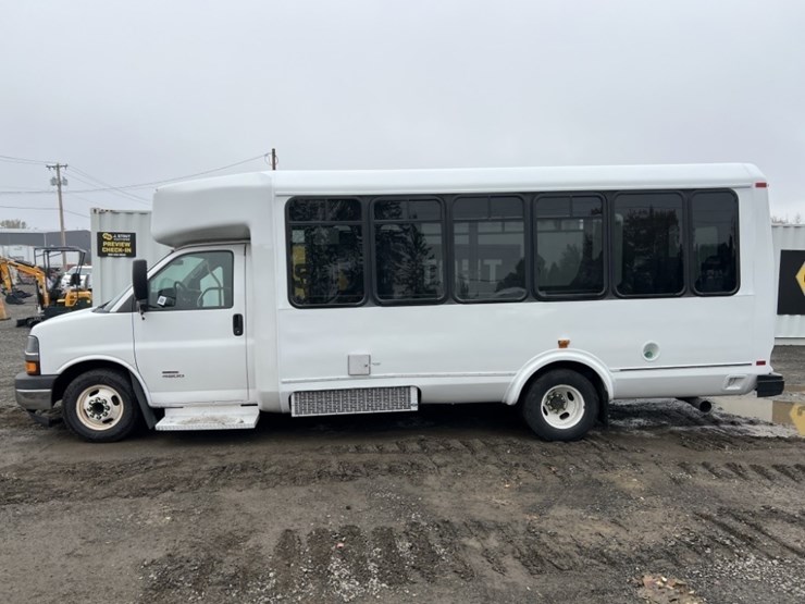 2014-chevrolet-express-paratransit-bus-image-7